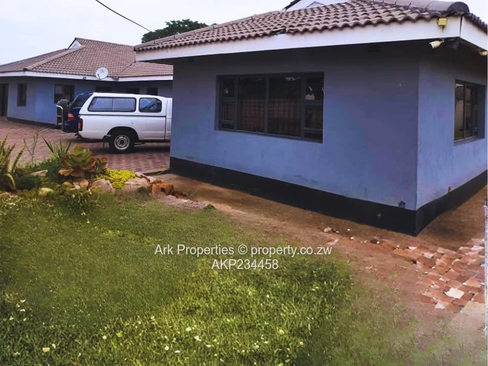 Hatfield: 5 Bedroom House For Sale