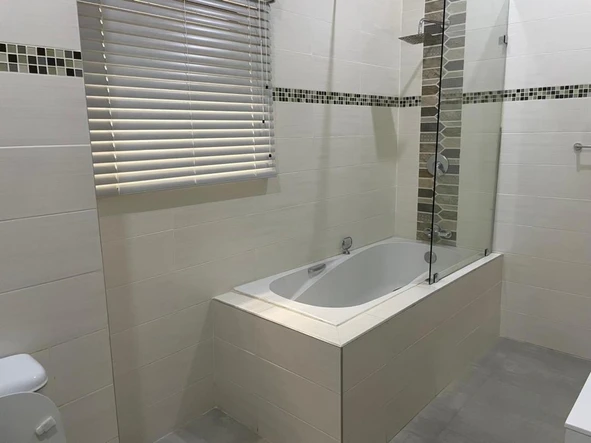 3 Bedroom Flat & Apartment