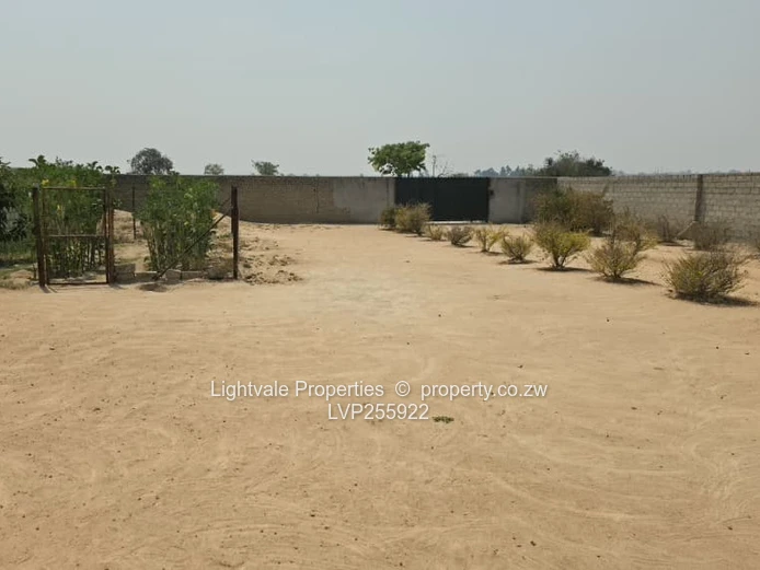 Neat cottage in Riverside, Chitungwiza  (Sole Mandate)