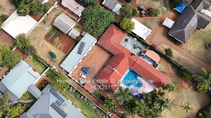 Boscobel Drive East – Luxury 4-Bedroom Family Home on 1 Acre