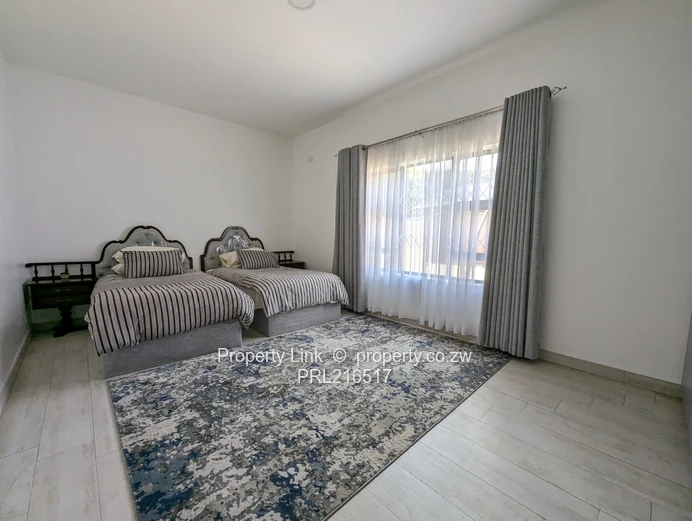 Charming Avondale West Townhouse 3 Bed, 2.5 Bath with Borehole