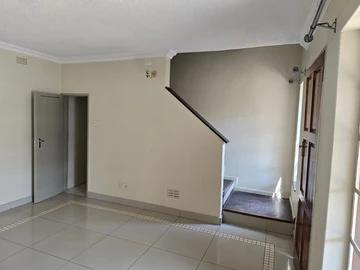 2 Bedroom Flat & Apartment
