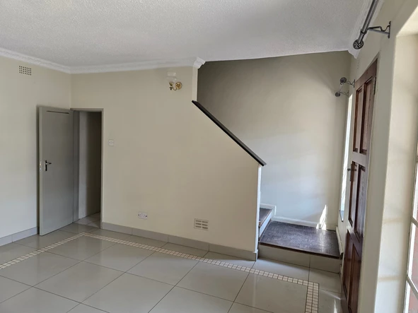 2 Bedroom Flat & Apartment