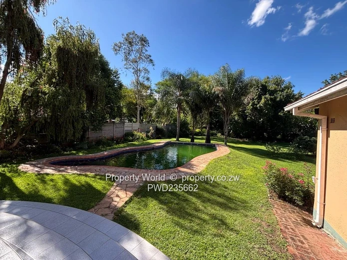 5 Bedroom House for Sale in Rolf Valley