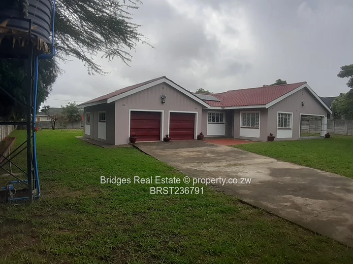 4 bed house to behold and live in ! 