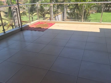 6 Bedroom House