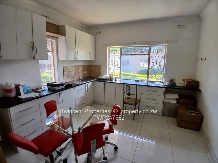 2 offices & kitchen to Let.