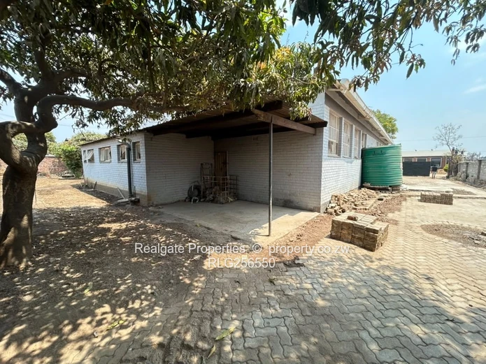  Prime Commercial Warehouse For Sale | Thorngrove, Bulawayo