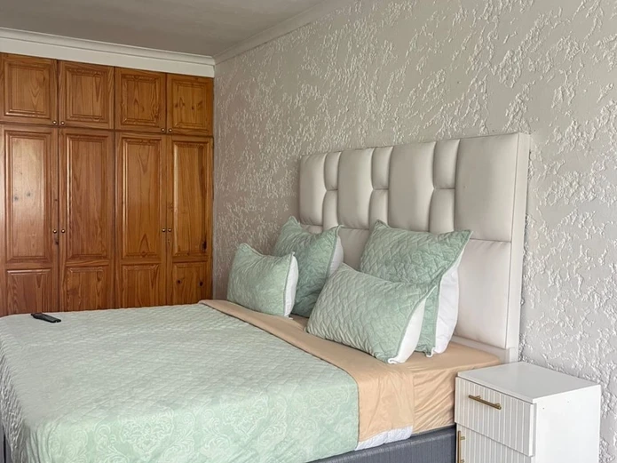 Avenues 2bed furnished garden flat 