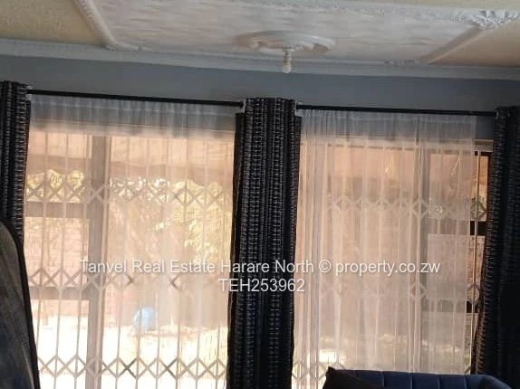 Old Zimre Park.110k.neg.4beds,main bedroom has ensuite and fitted wardrobes. Fitted kitchen.Deeds
