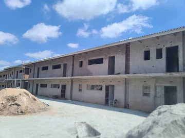 2 Bedroom Flat & Apartment