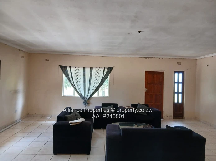 4,200sqm Stand with 2-Bedroom Cottage, Borrowdale Mt Breeze