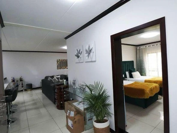 3 Bedroom Flat & Apartment