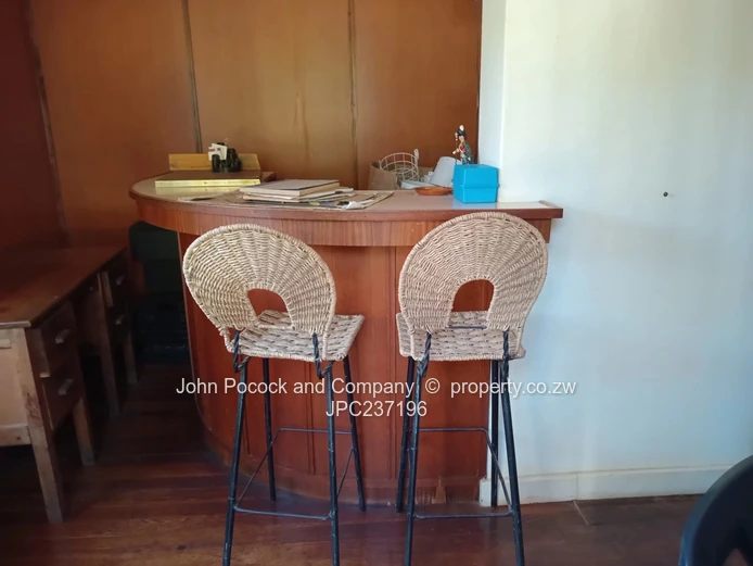 Kumalo: 3-Bed Home, Pool, Borehole & Garden