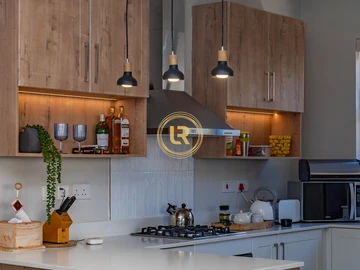 3 Bedroom Flat & Apartment