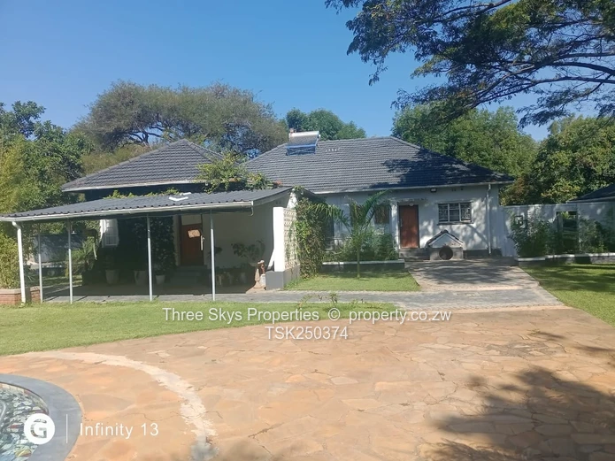 Eastlea House For Sale Close To Robert Mugabe
