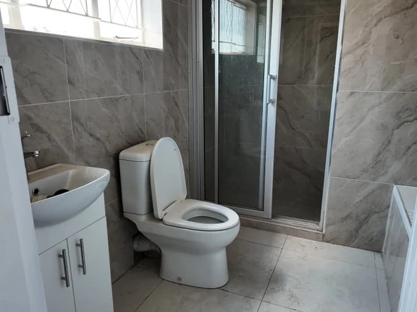 3 Bedroom Flat & Apartment