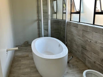 3 Bedroom Flat & Apartment