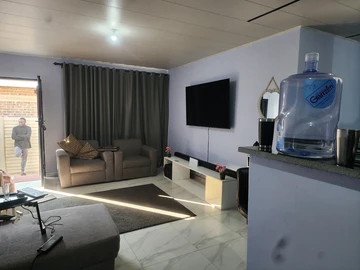 5 Bedroom Garden Flat