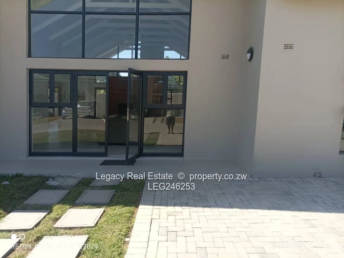 Live Smart In Hatfield – Modern Townhouse With Solar Power (Sole Mandate)