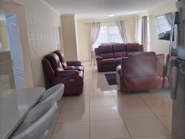 3 Bedroom Flat & Apartment