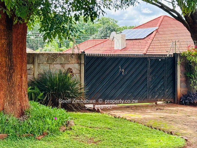 3-Bedroom Beauty in Upper Hillside: Also suitable for Commercial use! (Sole Mandate)