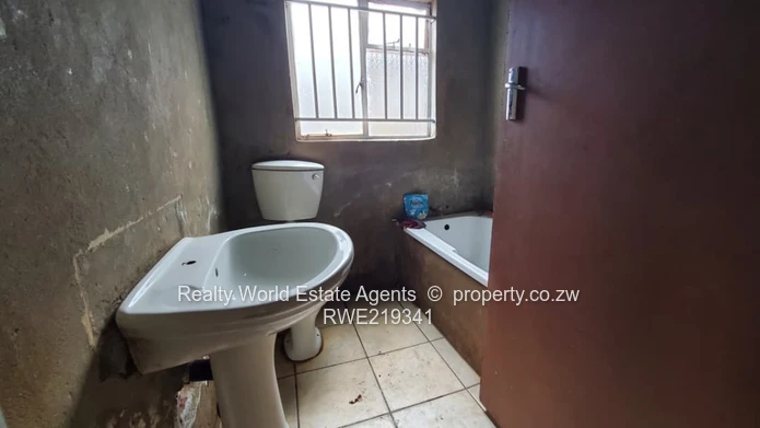 House To Let in Dzivarasekwa - First of June