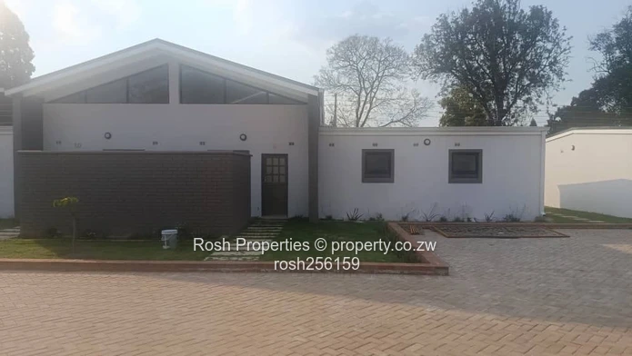 Modern 2-Bed Garden Flat with Borehole in Marlborough