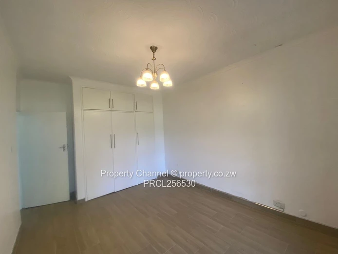 Avondale - Spacious 3-Beds Duplex Garden Flat In a Well Secured Block