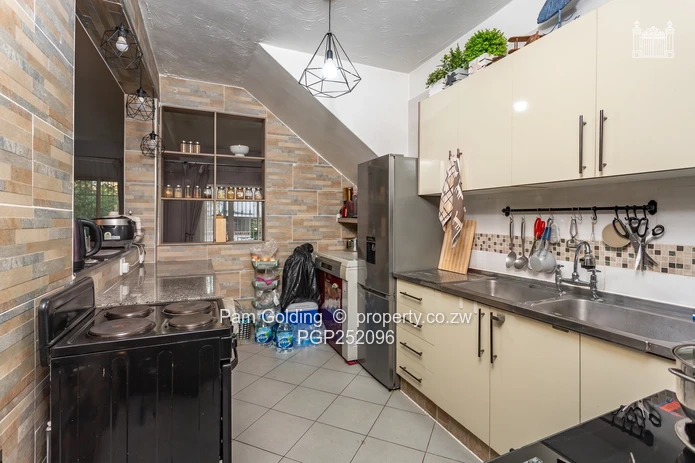Charming 3 Bedroom Cottage/Garden Flat for Sale (Sole Mandate)