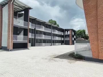 2 Bedroom Flat & Apartment