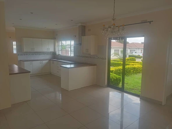 3 Bedroom Flat & Apartment