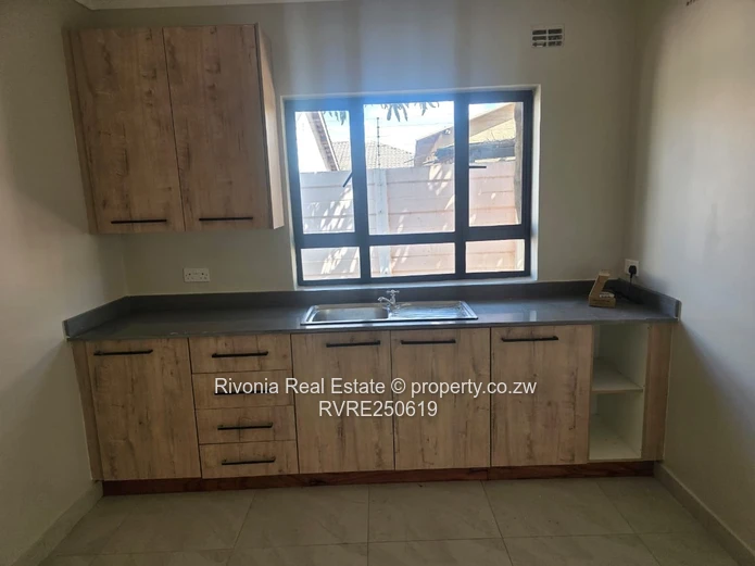 Spacious 3-Bed Home in Glen View with Borehole & Parking