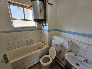 35 Bedroom Flat & Apartment