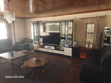5 Bedroom House