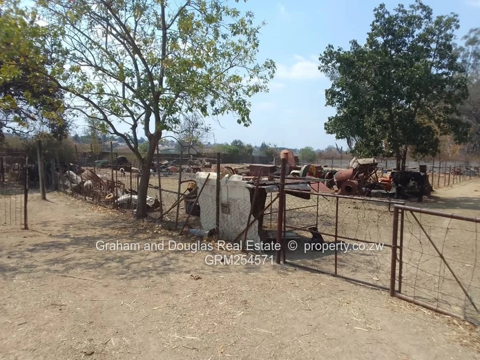 Commercial stand for sale in Waterfalls Prospect