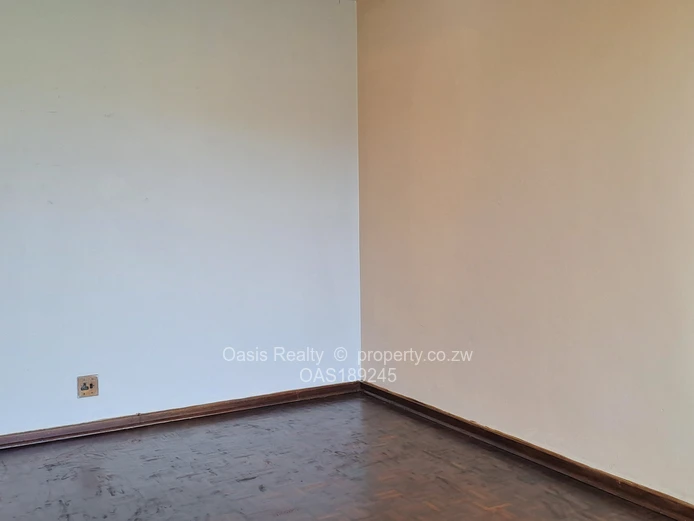 Neat garden flat to let in Avondale West