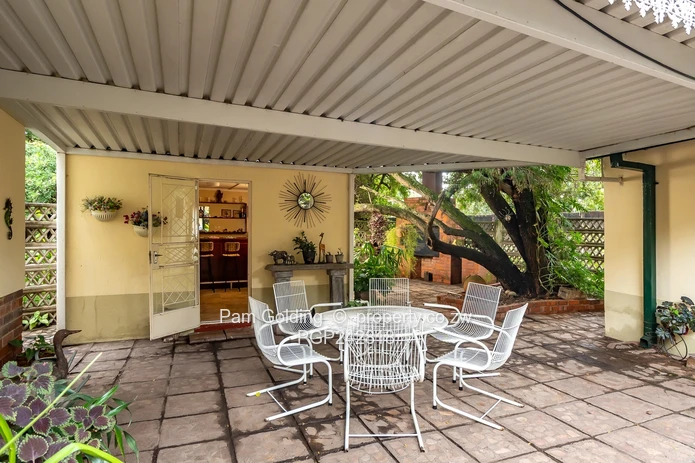 Handsome, High-end House in the Highly Habitable, Historic Hatfield!