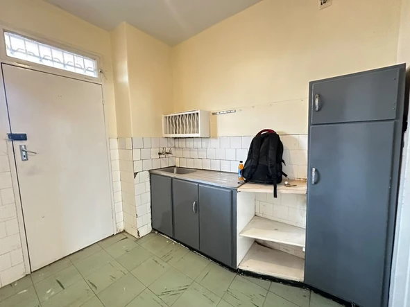 3 Bedroom Flat & Apartment