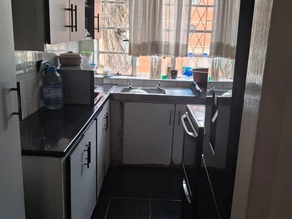 2 Bedroom Flat & Apartment