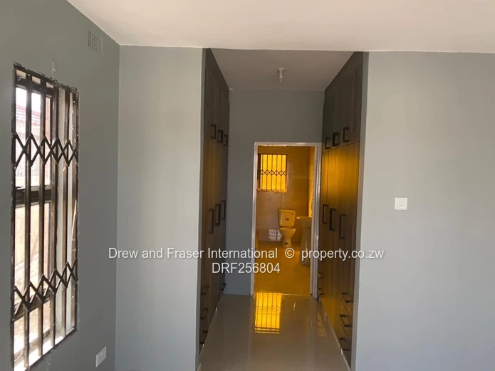 Modern 4-Bed Home in Mabvazuva, Ruwa, Borehole $135k
