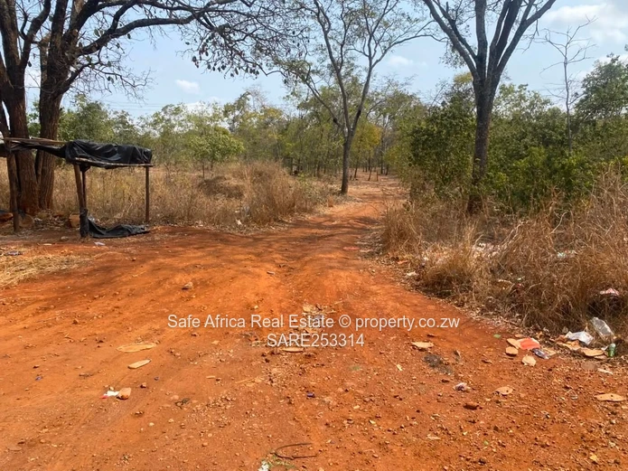43 Hectares Borrowdale Brooke- Crowhill Road Frontage Plot For Sale