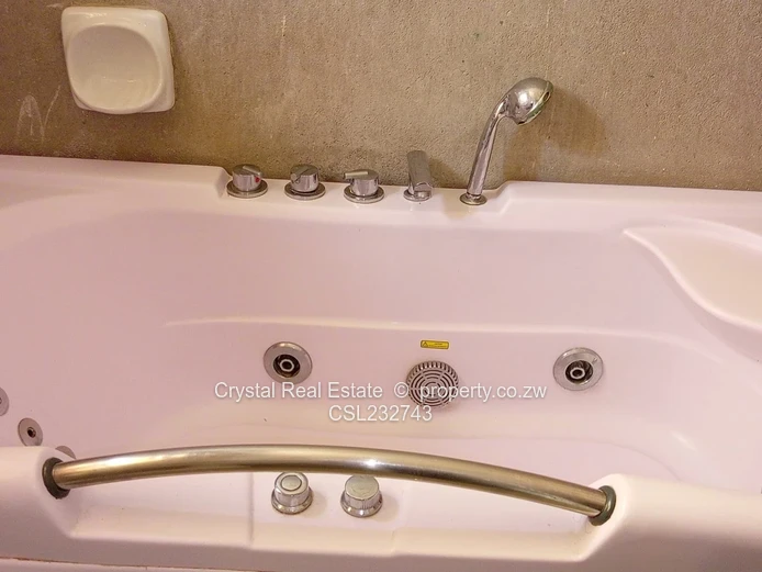 Mainway Meadows House for Sale (Sole Mandate)