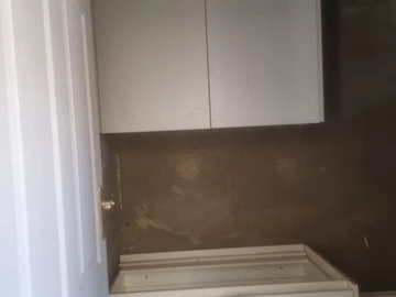 4 Bedroom Flat & Apartment