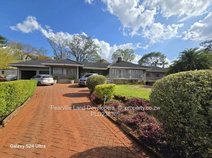 4bedroom house, main ensuite in Greystone park,4612sqm ,deed 390k