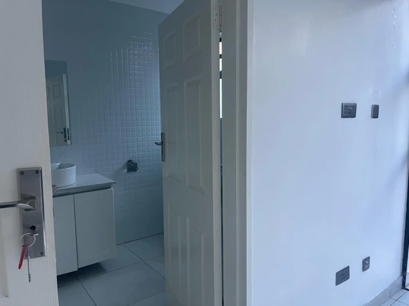 3 Bedroom Flat & Apartment