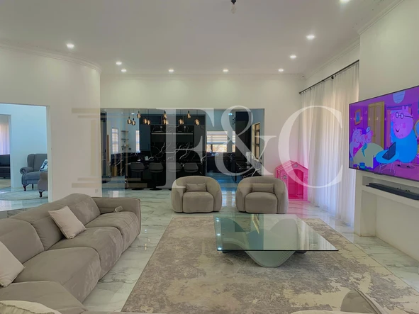 6 Bedroom House