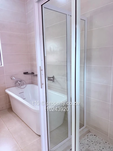 Townhouse to rent in Borrowdale 