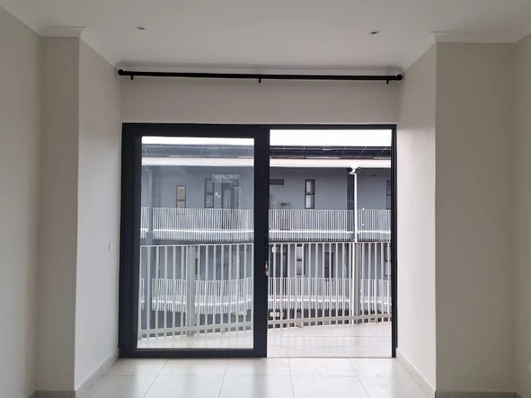 2 Bedroom Flat & Apartment