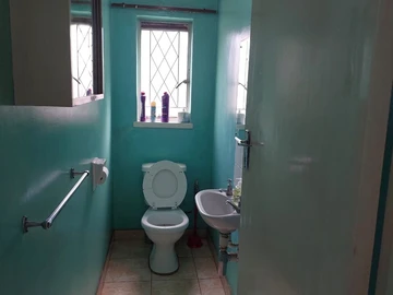 2 Bedroom Flat & Apartment